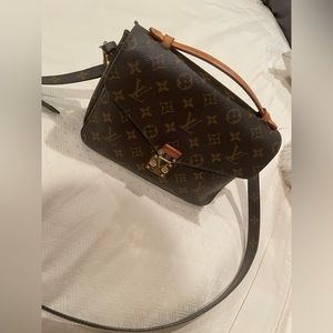 Louis Vuitton Pochette Metis